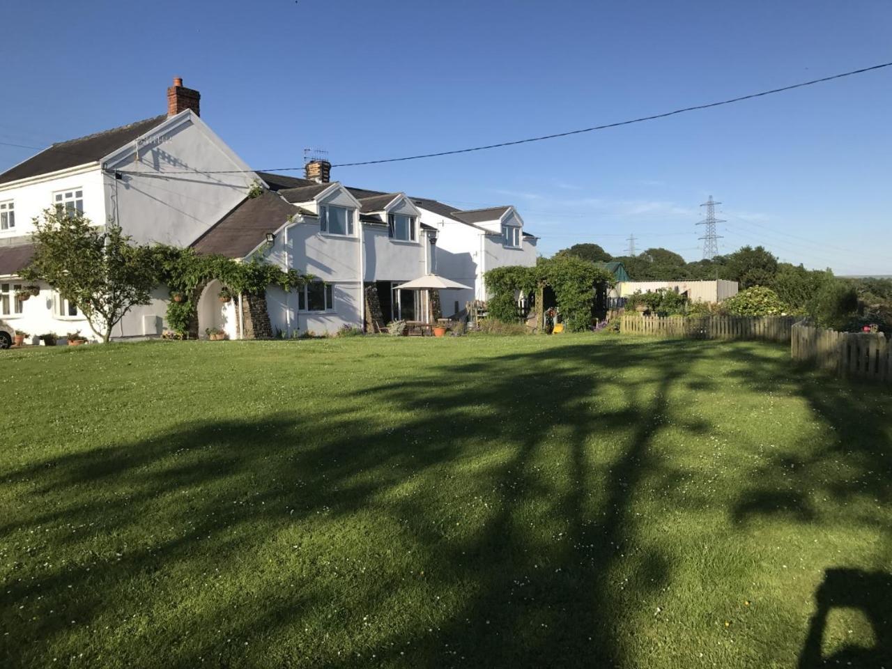 Brynawel Farm B&B Pontlliw Exterior photo